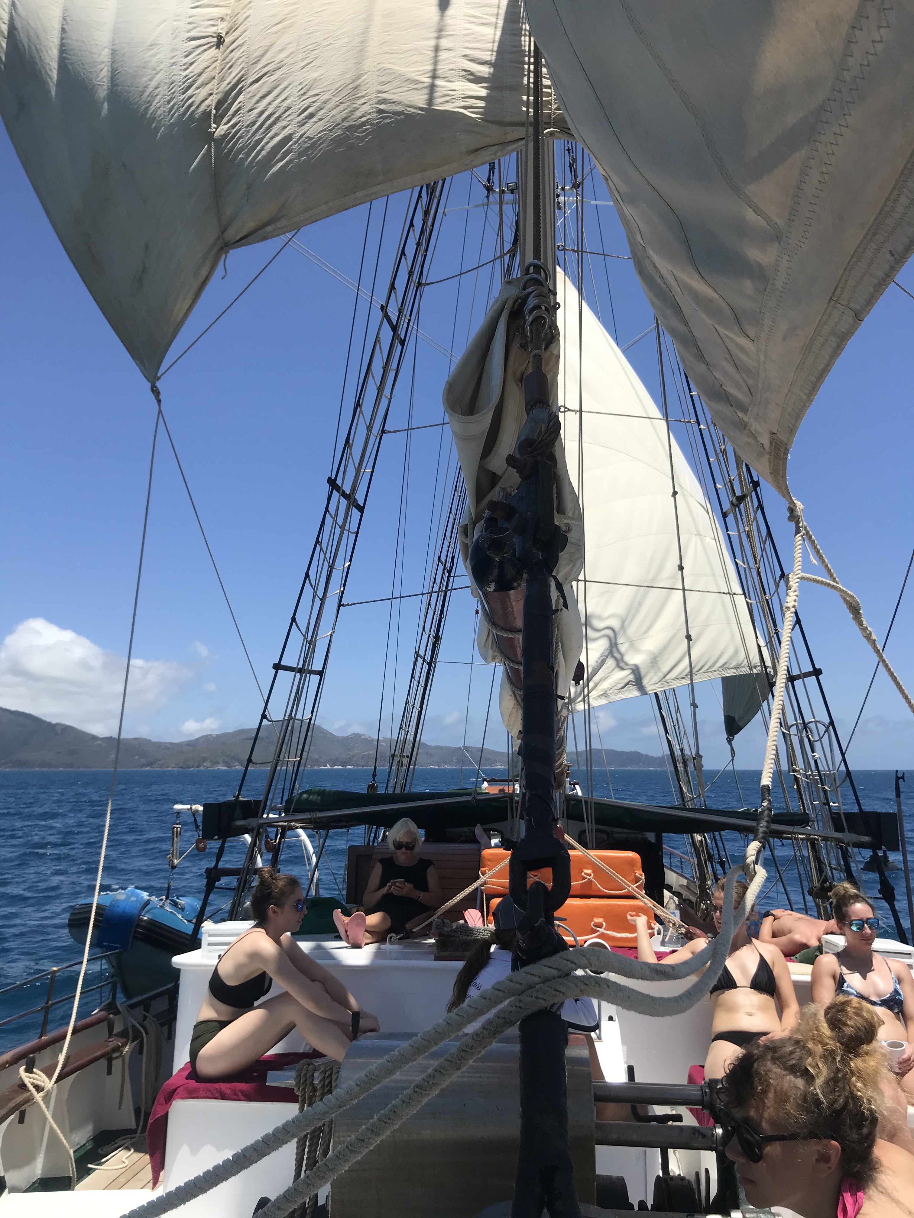 9B5D7CF8-5FDF-4CB0-B3A4-68ABB36EE4FF