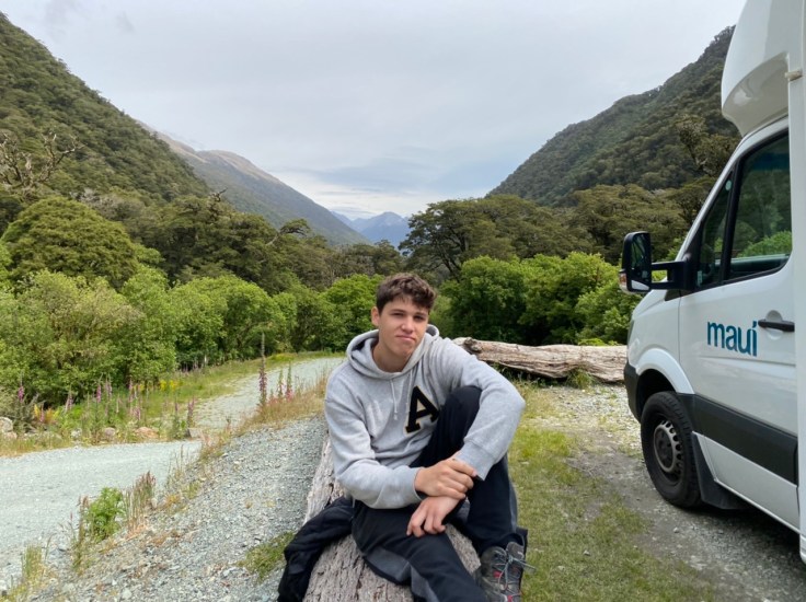 4D3A5AFC-B508-4863-BBF7-85A0455A6E87