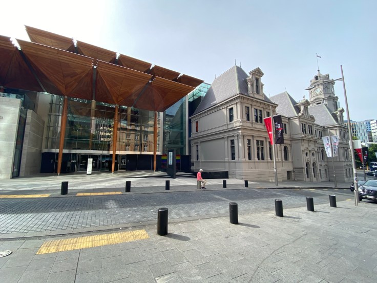 294B3B86-3A39-423E-8563-934A9E0881B0